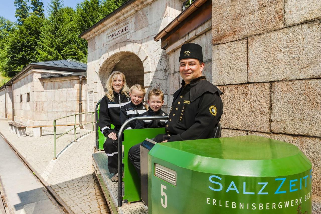 Home-Hotel Salzberg ベルヒテスガーデン エクステリア 写真 The train